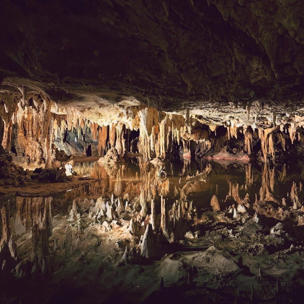 reflecting pool inside the luray caverns. Virginia